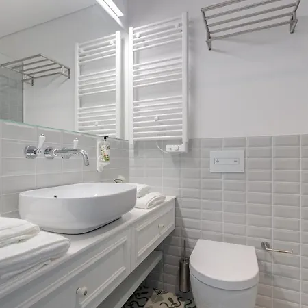 7 Bridges Estudios- Porto-houses And