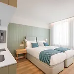 7 Bridges Estudios- Porto-houses And 4* ポルト