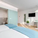 7 Bridges Estudios- Porto-houses And ポルト