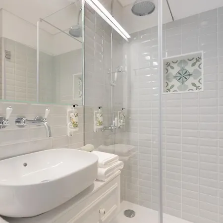 7 Bridges Estudios- Porto-houses And Oporto