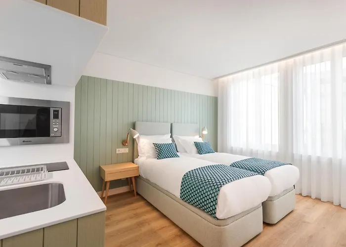 7 Bridges Estudios- Porto-houses And 4* 波尔图